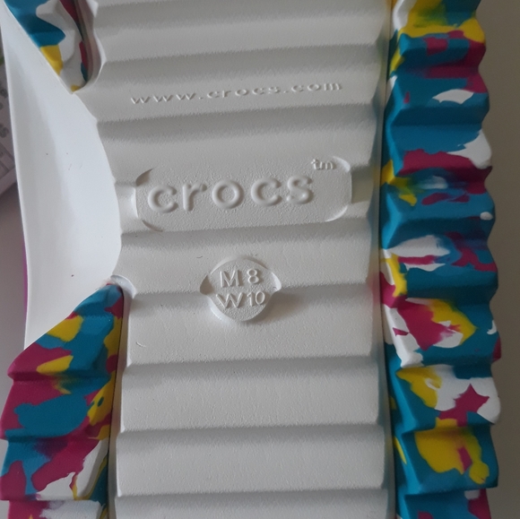 (New) Crocs Hiker Clogs (W10/M8) & Lisa Frank Jibbitz Set - Picture 10 of 11